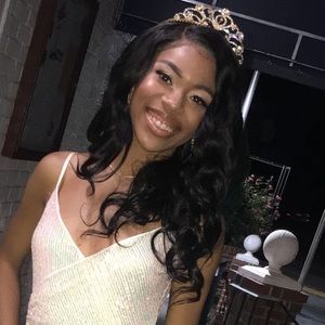 Meet your Posher, Janaya